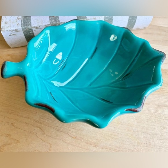 New Autumn Aqua Blue Leaf Distressed Glazed Ceramic Harvest Fall Decor Dish Bowl - Picture 3 of 4